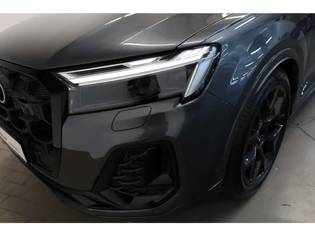 Audi Q7 - Thumbnail 6
