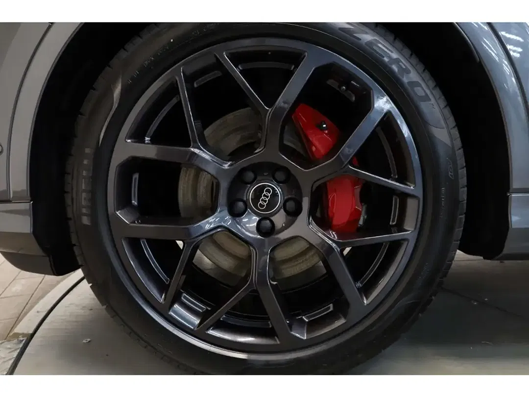 Audi Q7 - Thumbnail 7