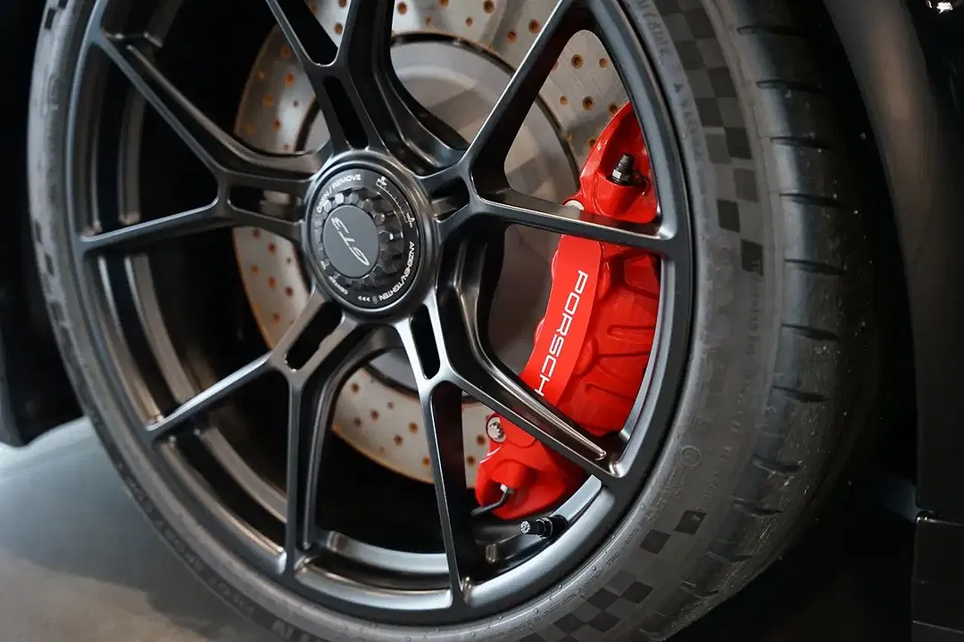 Porsche 992 - Thumbnail 11