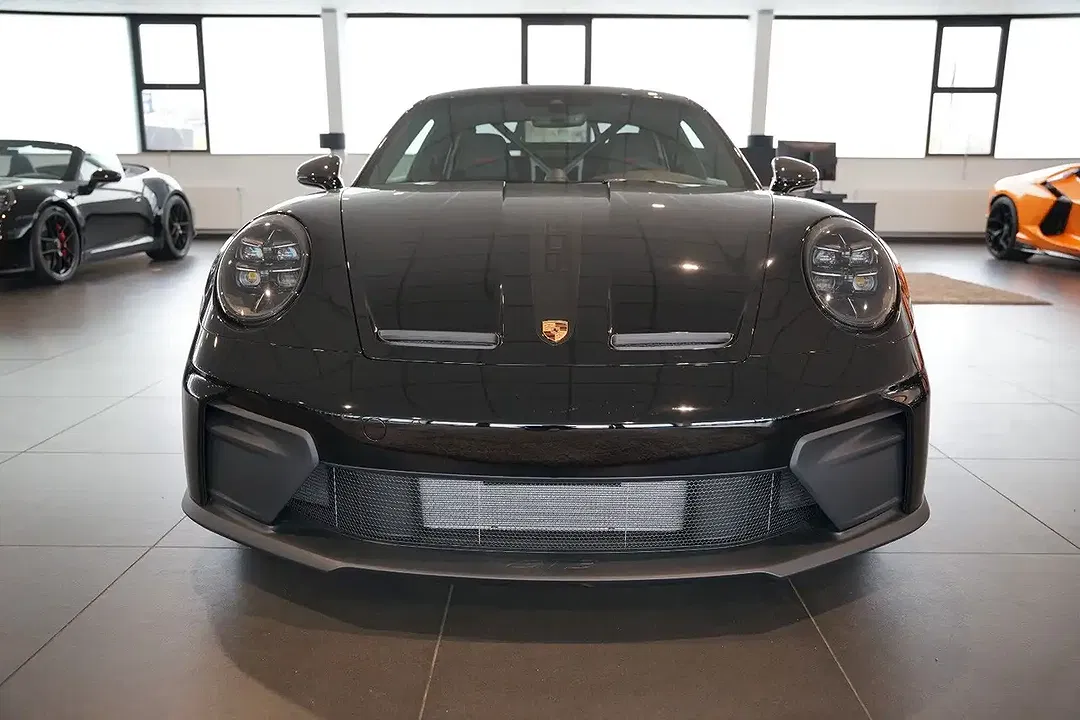 Porsche 992 - Thumbnail 3