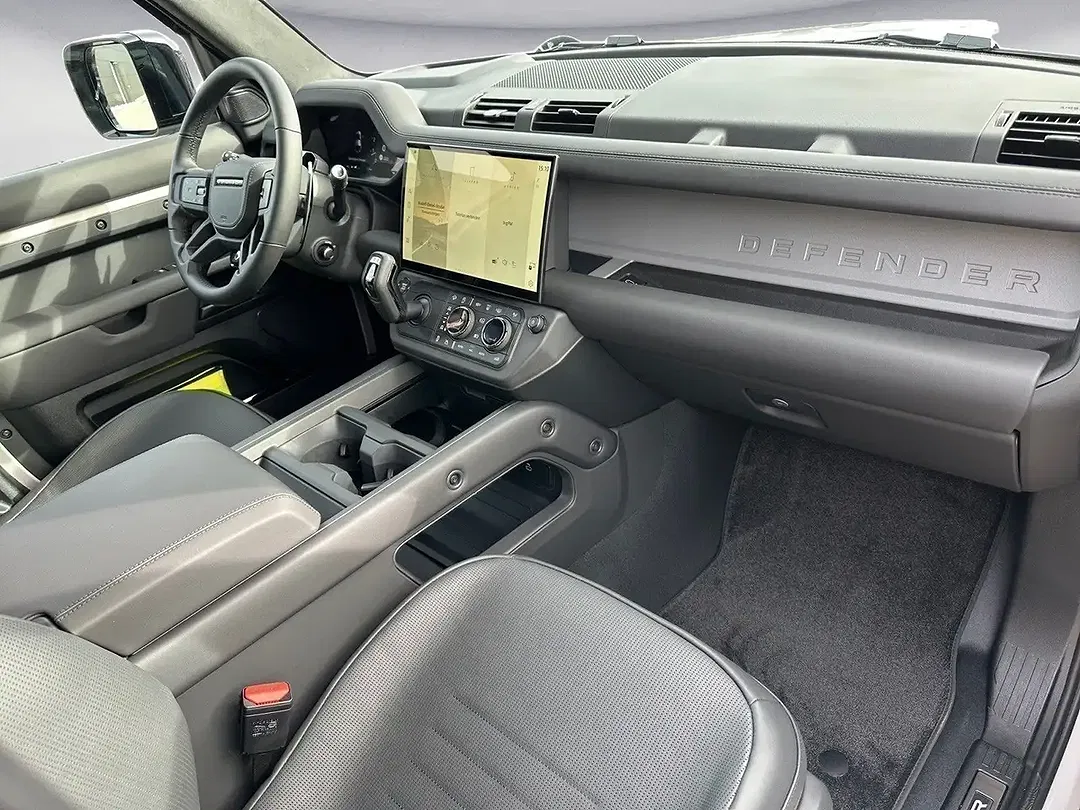 Land Rover Defender - Thumbnail 7