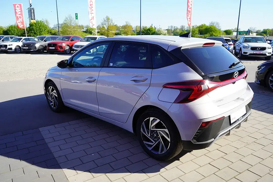 Hyundai i20 - Thumbnail 2