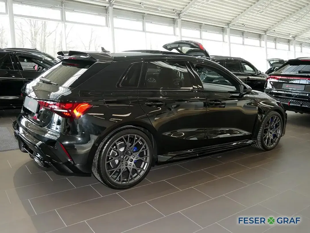 Audi RS3 - Thumbnail 2