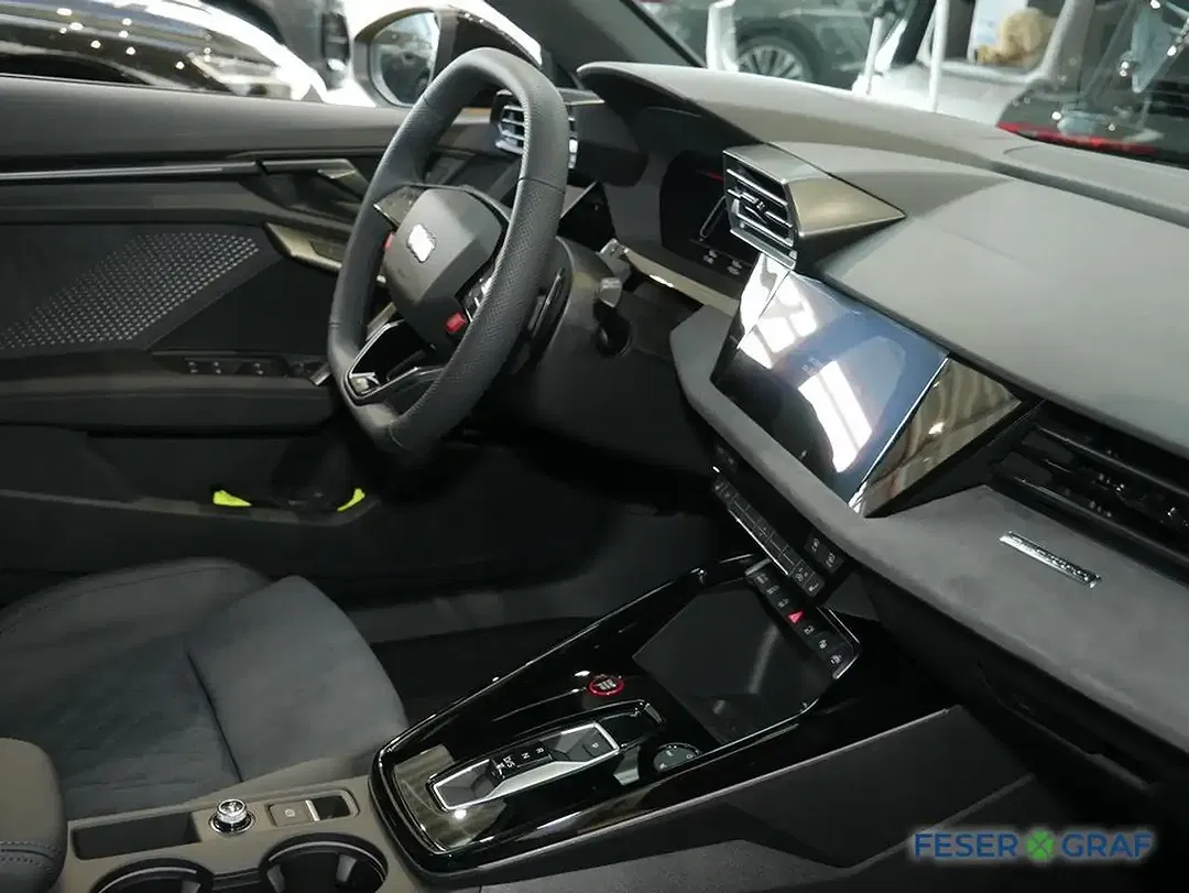 Audi RS3 - Thumbnail 3