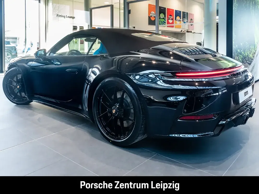 Porsche 992 - Thumbnail 3
