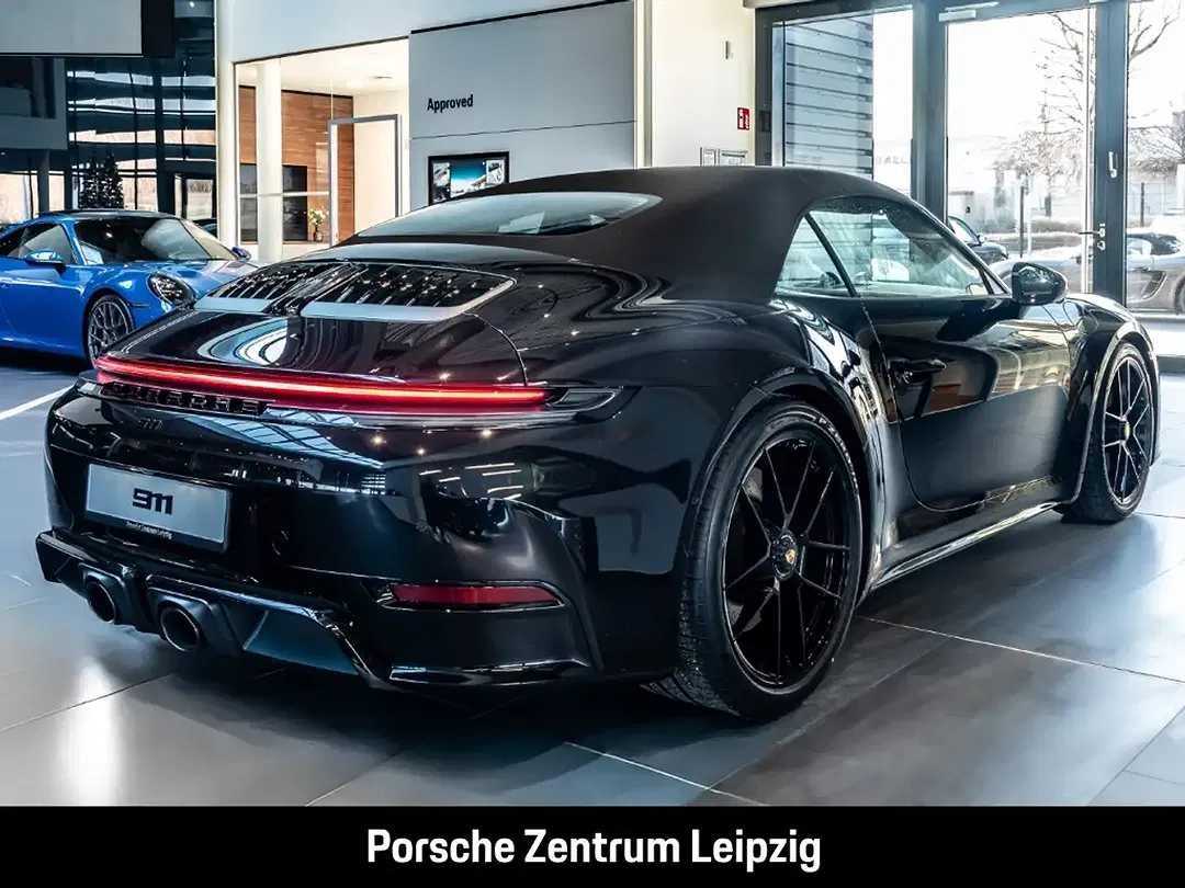 Porsche 992 - Thumbnail 4