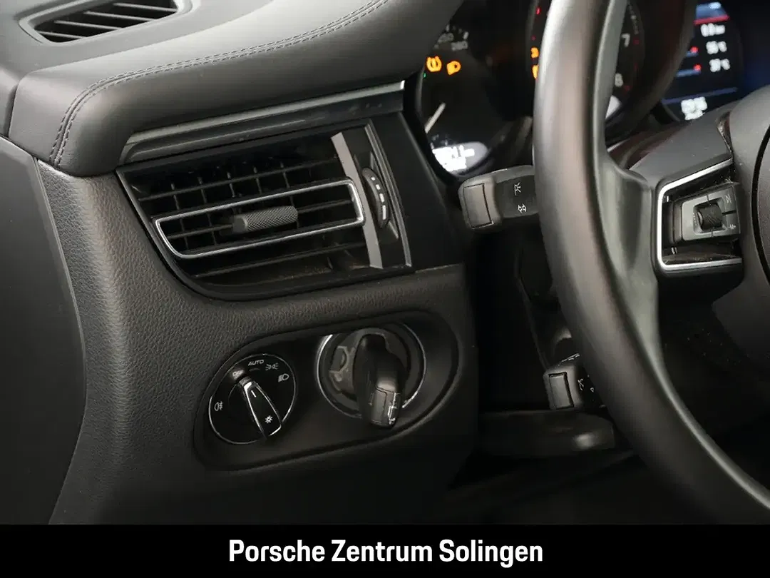 Porsche Macan - Thumbnail 12