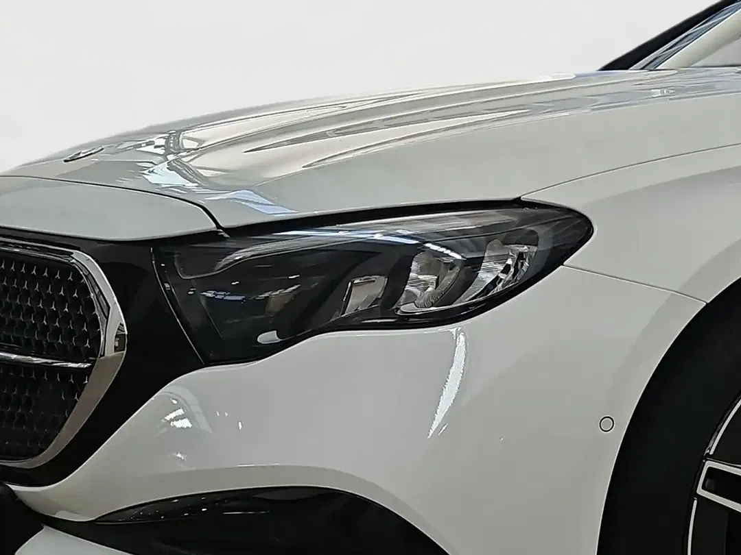 Mercedes-Benz E 200 - Thumbnail 5