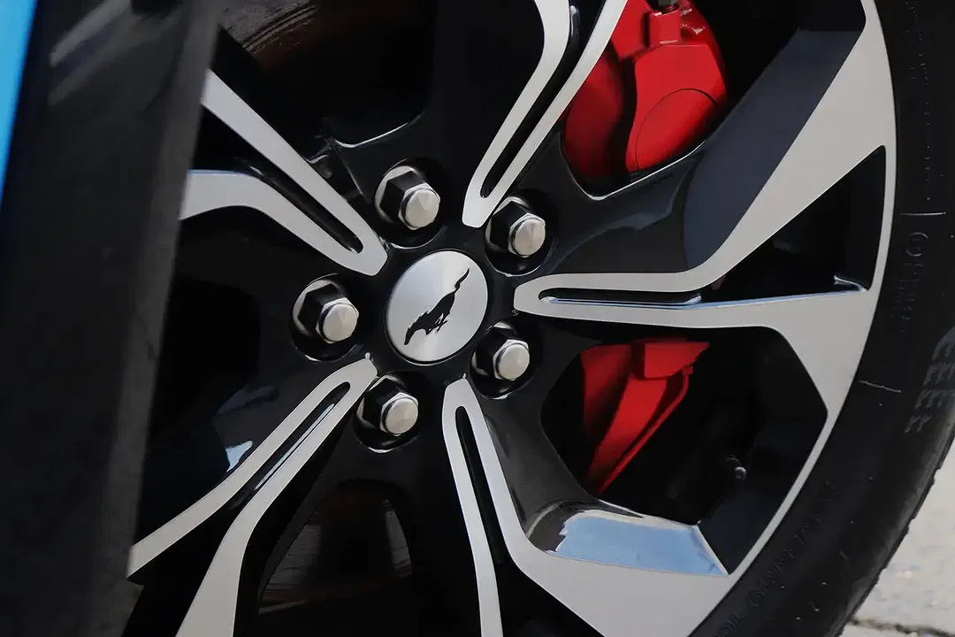 Ford Mustang Mach-E - Thumbnail 2