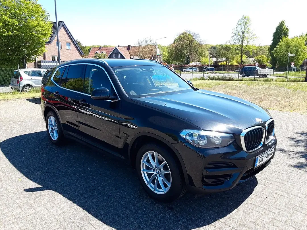 BMW X3 - Thumbnail 2
