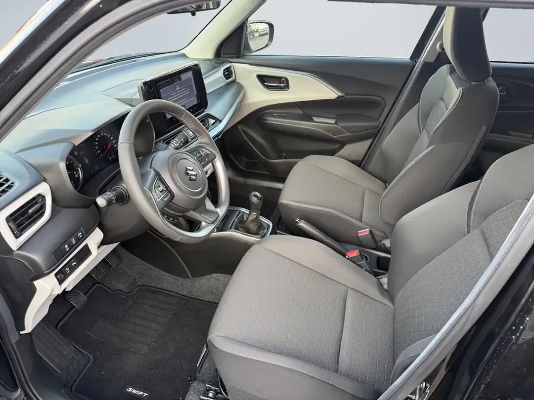 Suzuki Swift - Thumbnail 9