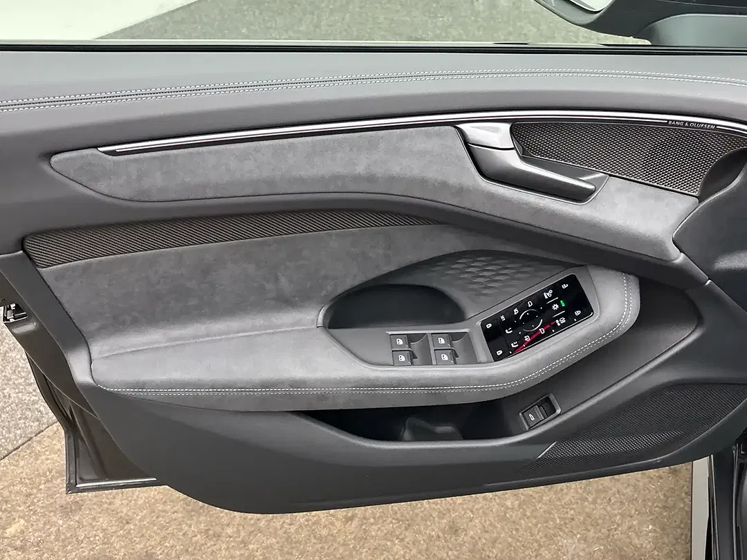 Audi A6 - Thumbnail 11
