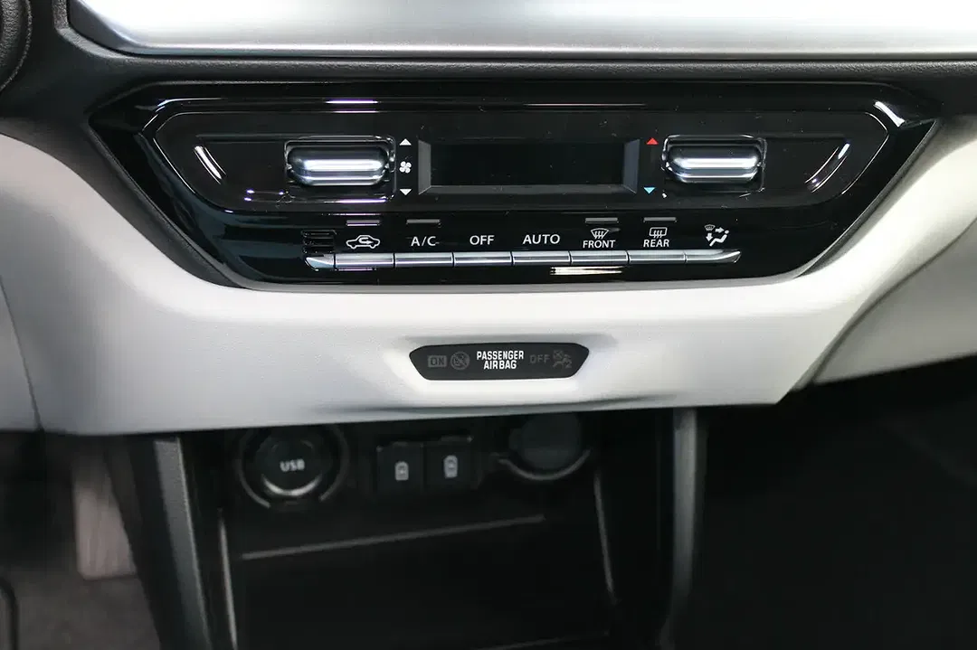 Suzuki Swift - Thumbnail 11
