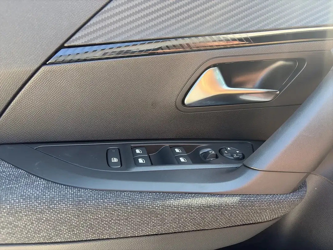 Peugeot 2008 - Thumbnail 10