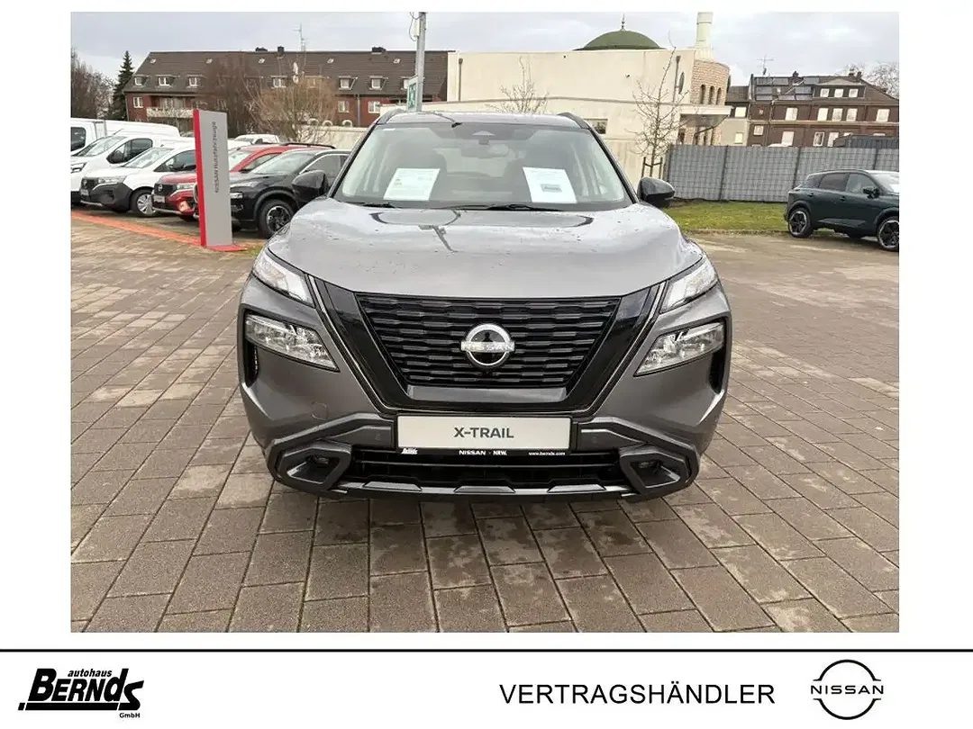 Nissan X-Trail - Thumbnail 2