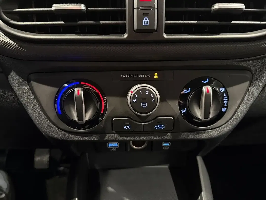 Hyundai i10 - Thumbnail 13