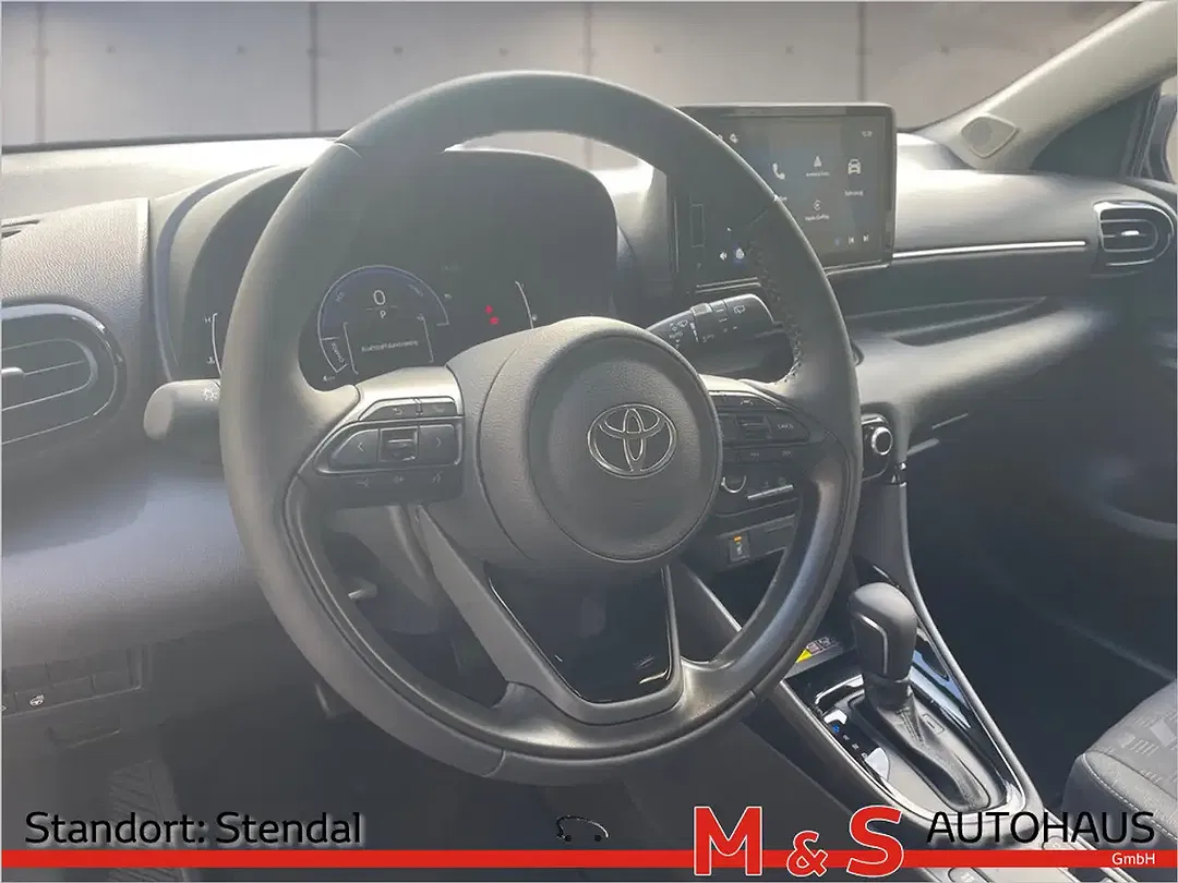 Toyota Yaris - Thumbnail 10