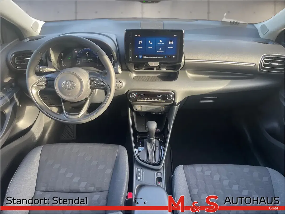Toyota Yaris - Thumbnail 11