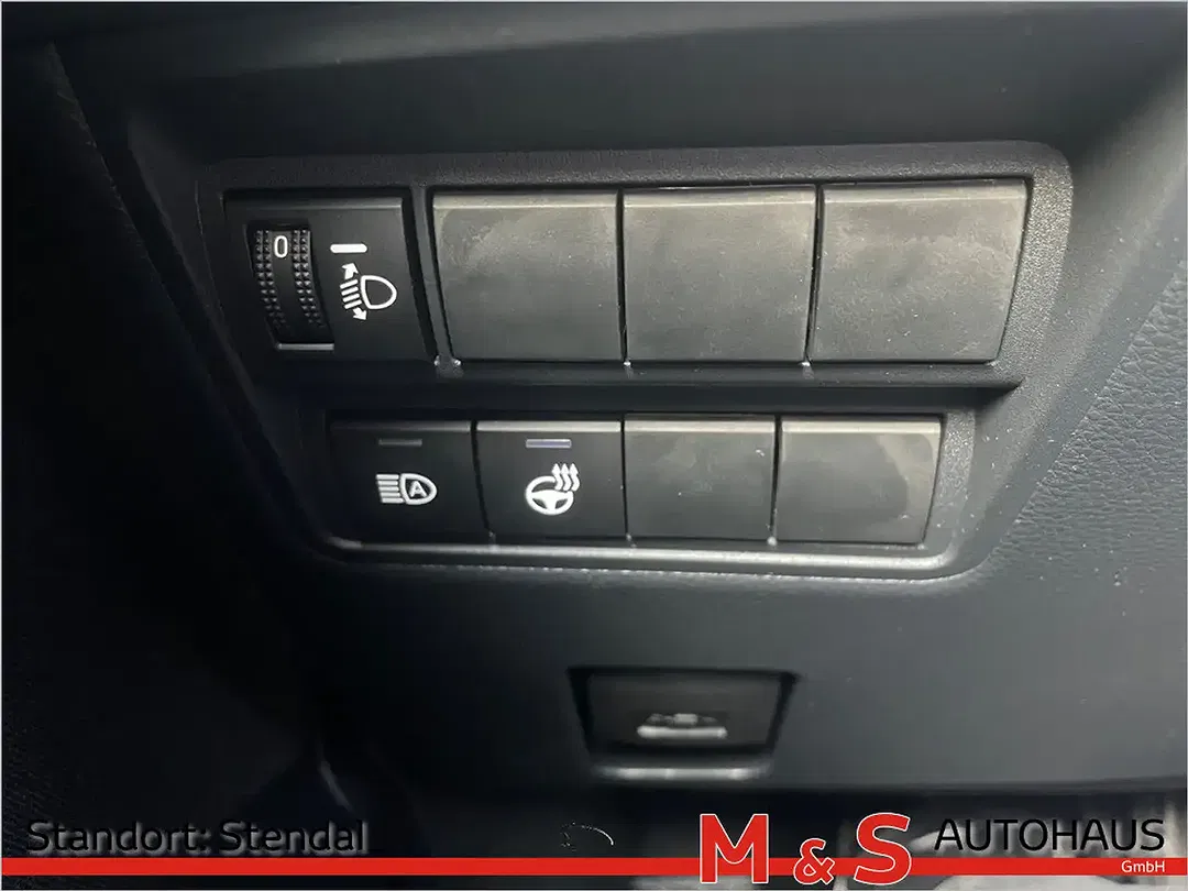 Toyota Yaris - Thumbnail 17