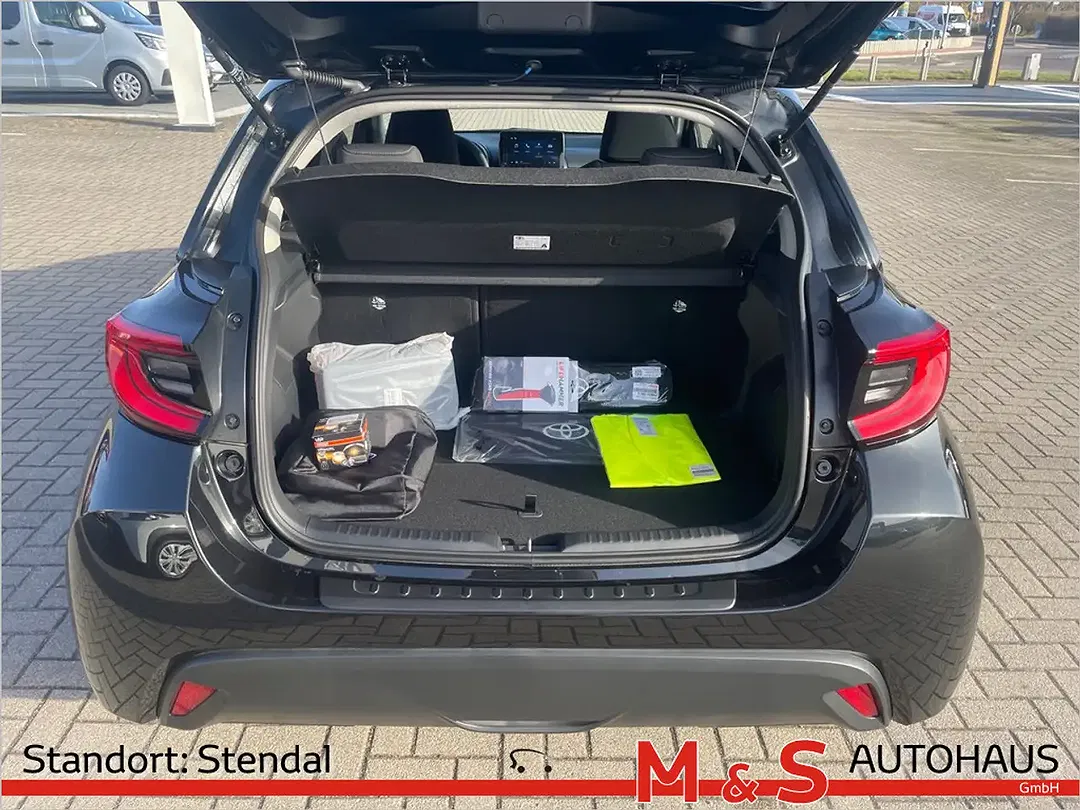 Toyota Yaris - Thumbnail 20