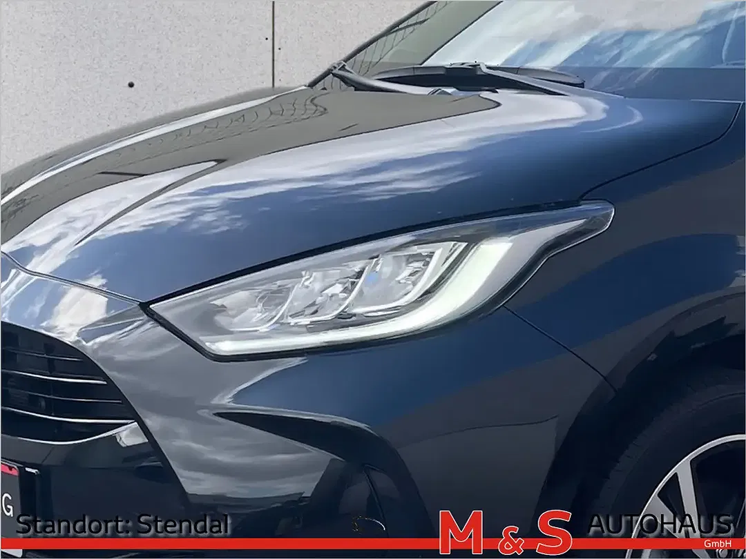 Toyota Yaris - Thumbnail 6