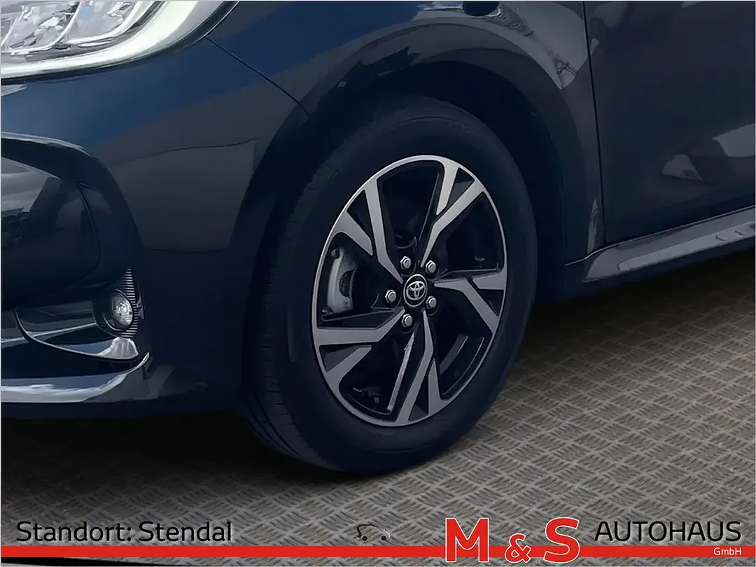Toyota Yaris - Thumbnail 7