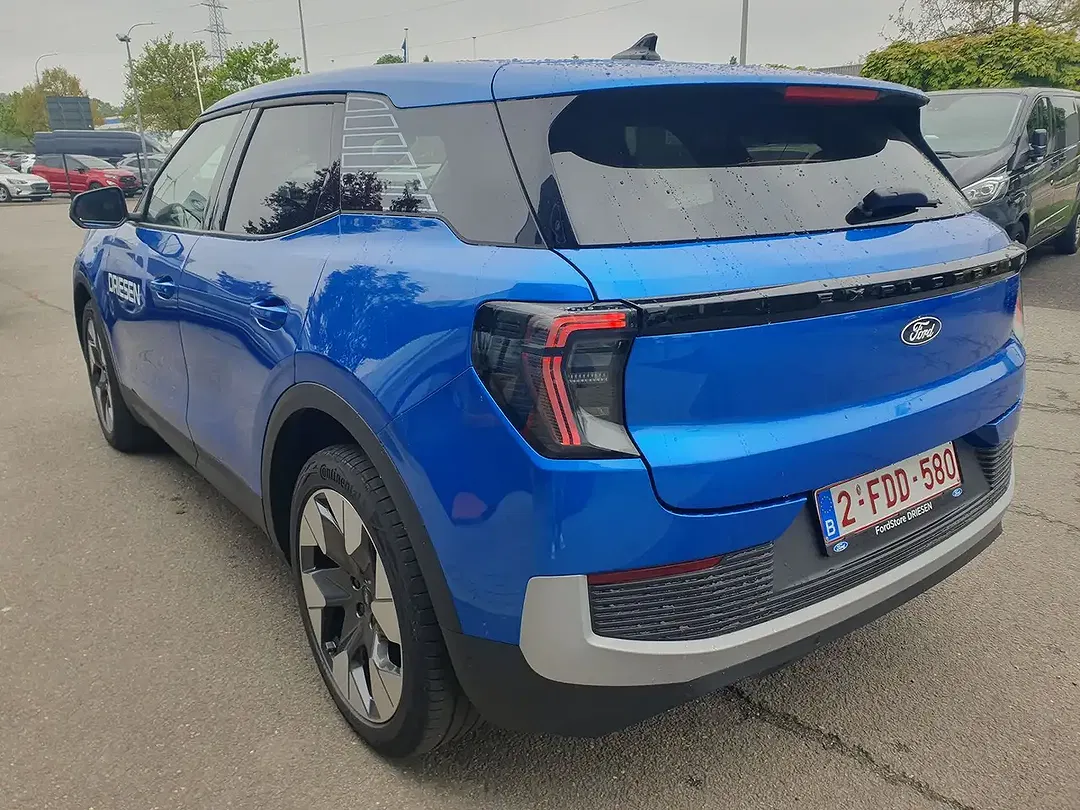 Ford Explorer - Thumbnail 4