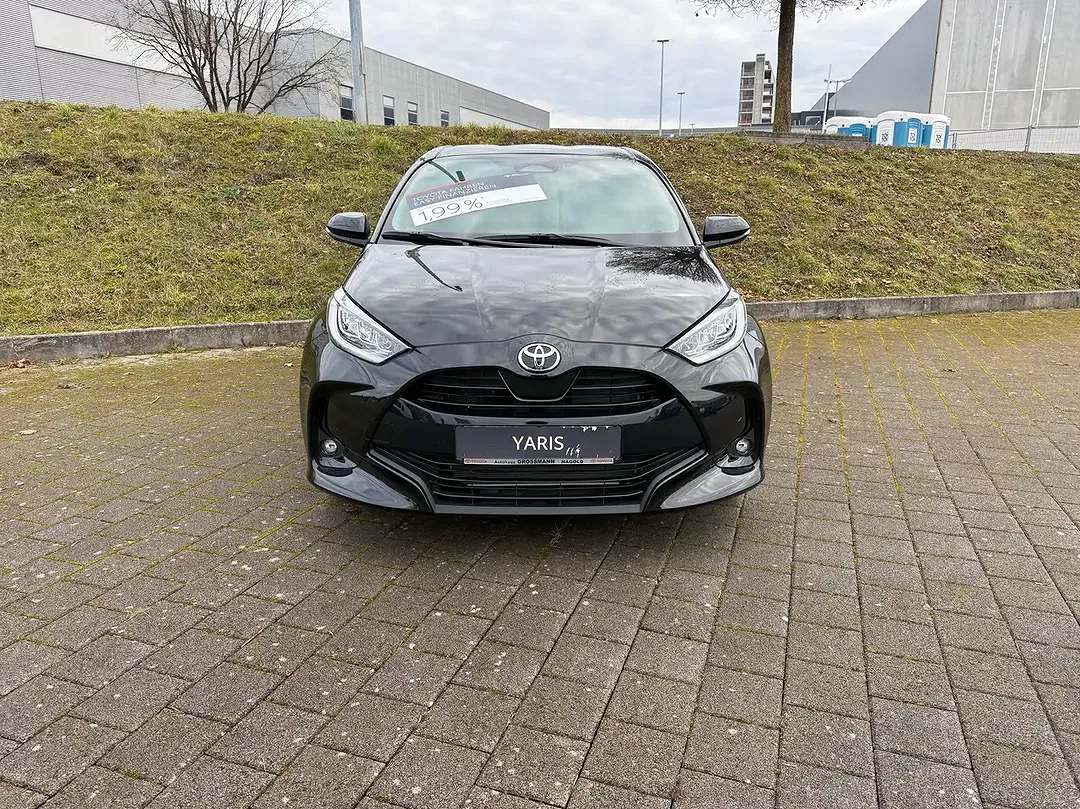 Toyota Yaris - Thumbnail 11