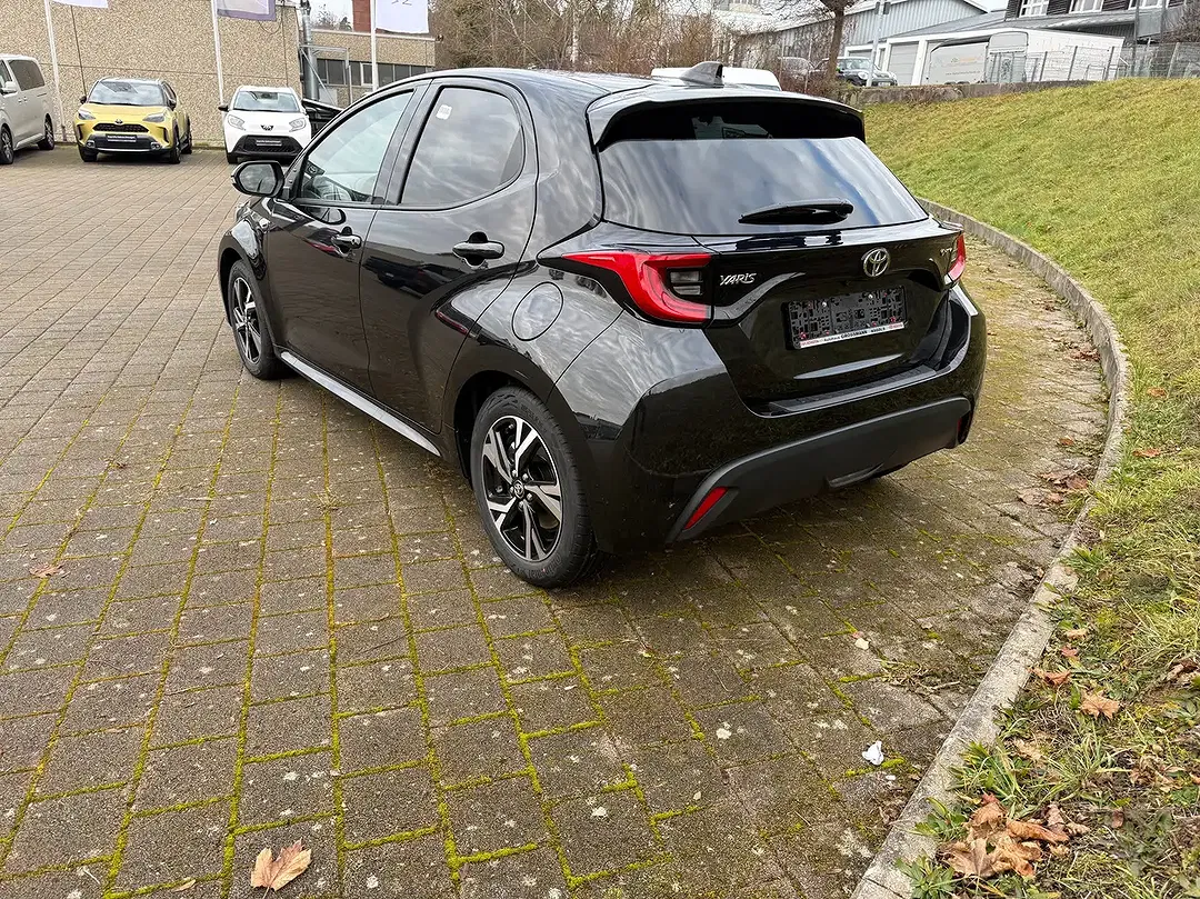 Toyota Yaris - Thumbnail 14
