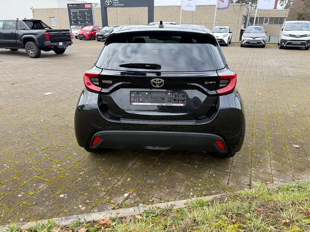 Toyota Yaris - Thumbnail 15