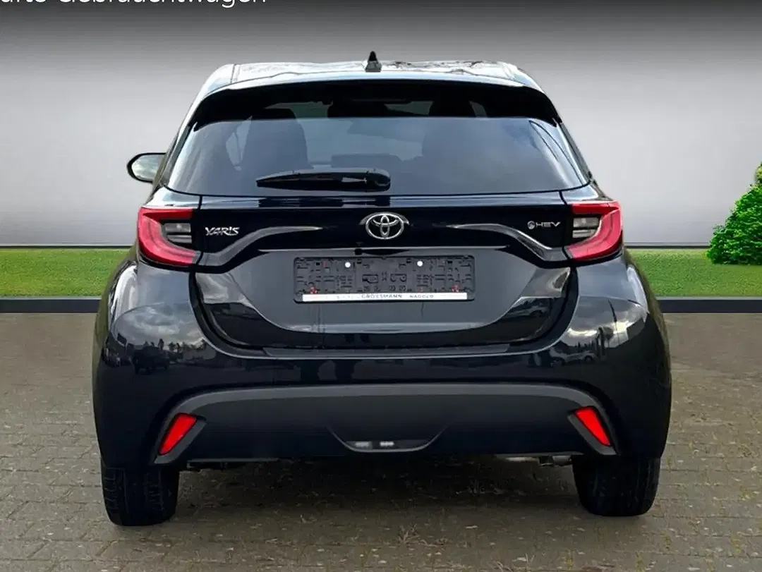 Toyota Yaris - Thumbnail 4