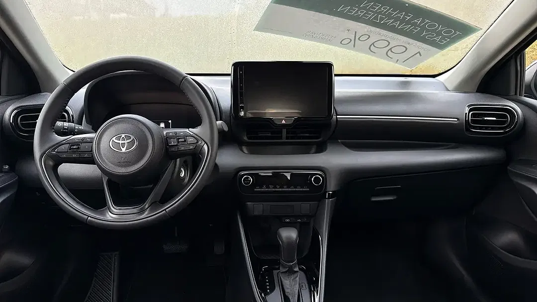 Toyota Yaris - Thumbnail 8
