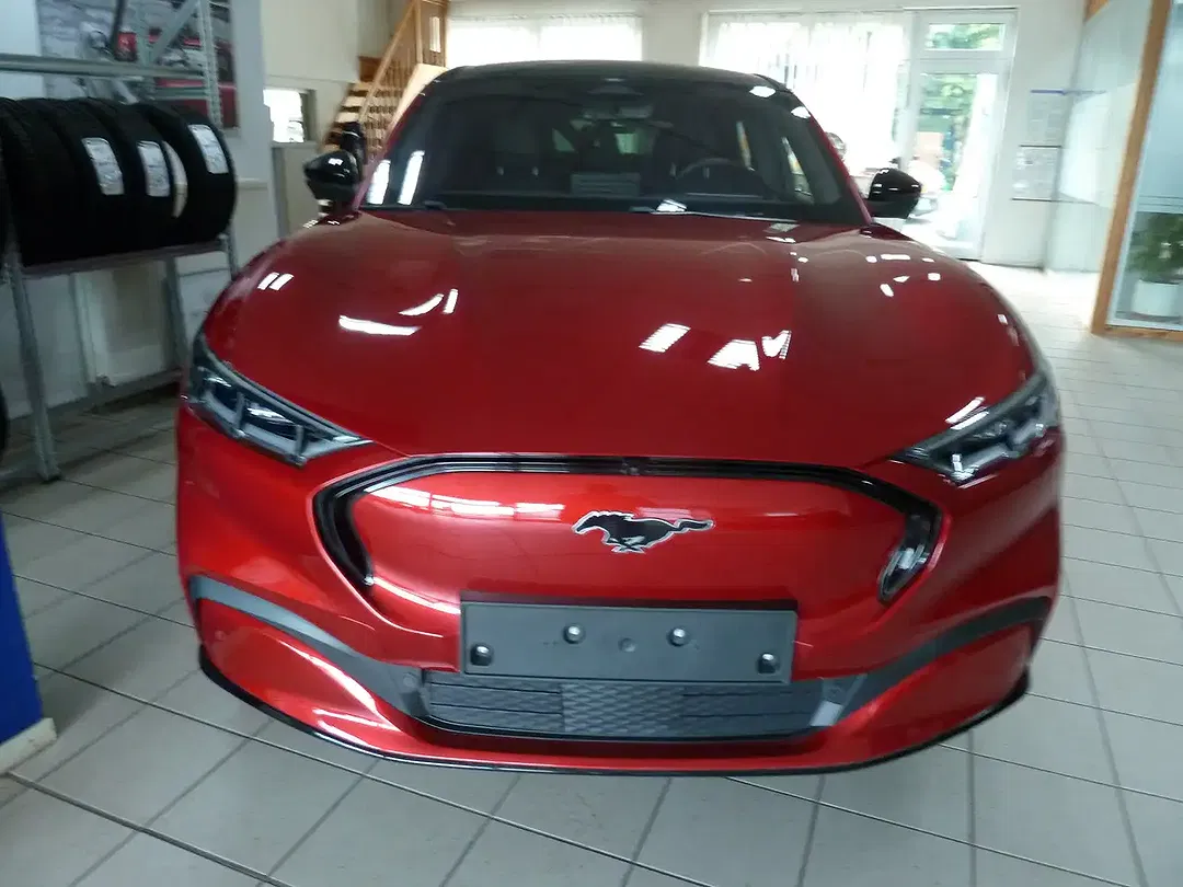 Ford Mustang - Thumbnail 3