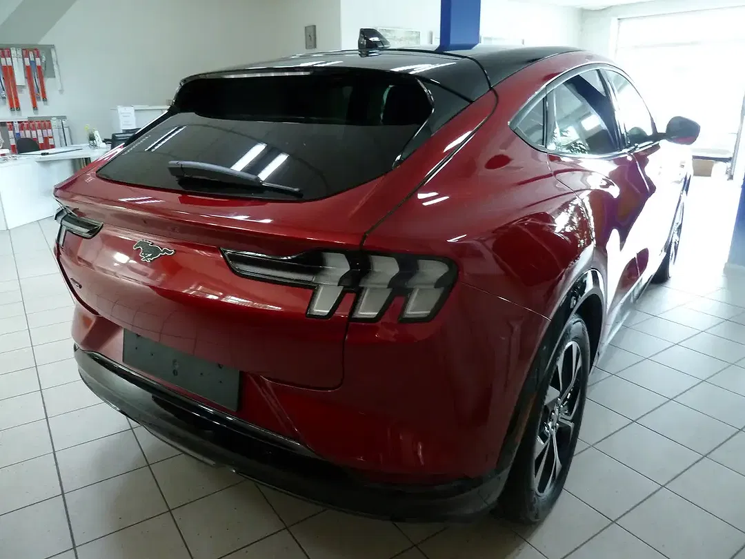 Ford Mustang - Thumbnail 4