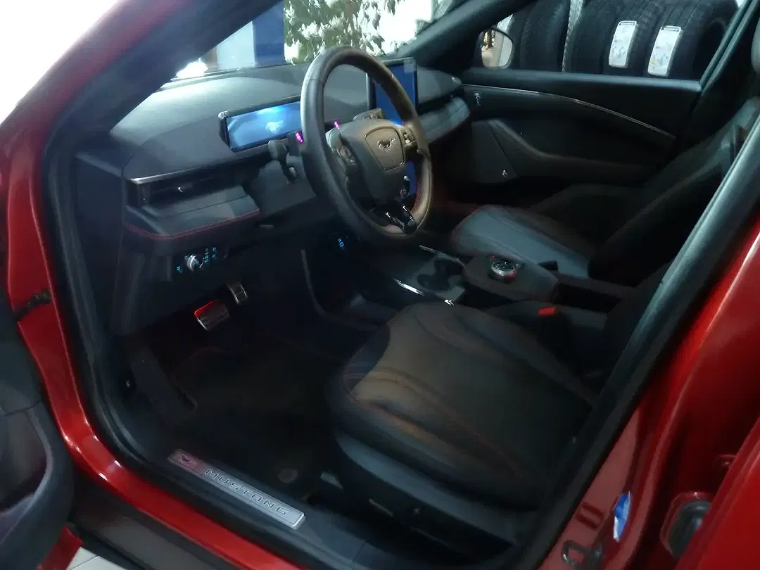 Ford Mustang - Thumbnail 5