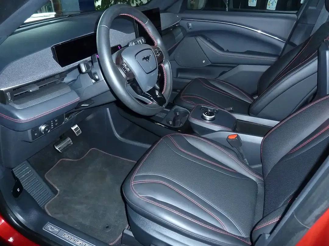 Ford Mustang - Thumbnail 9