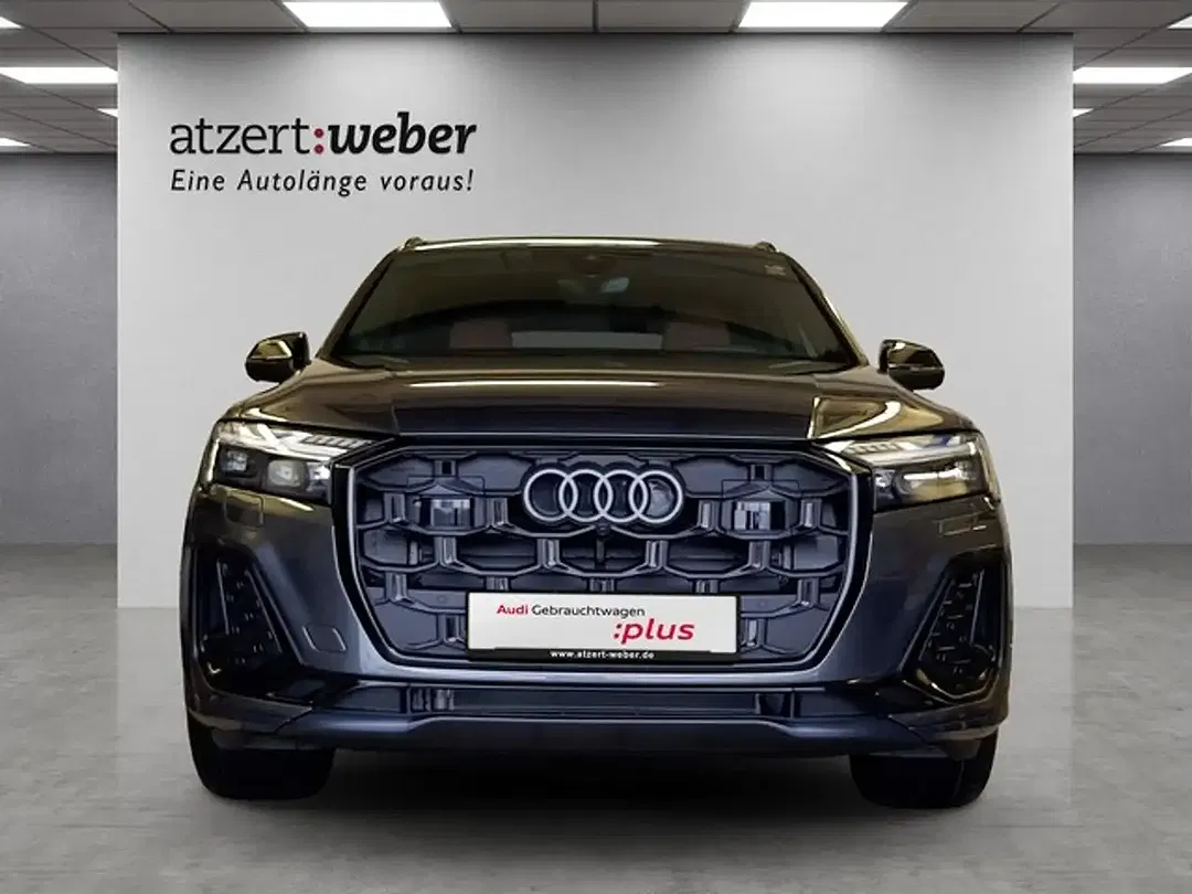 Audi Q7 - Thumbnail 3