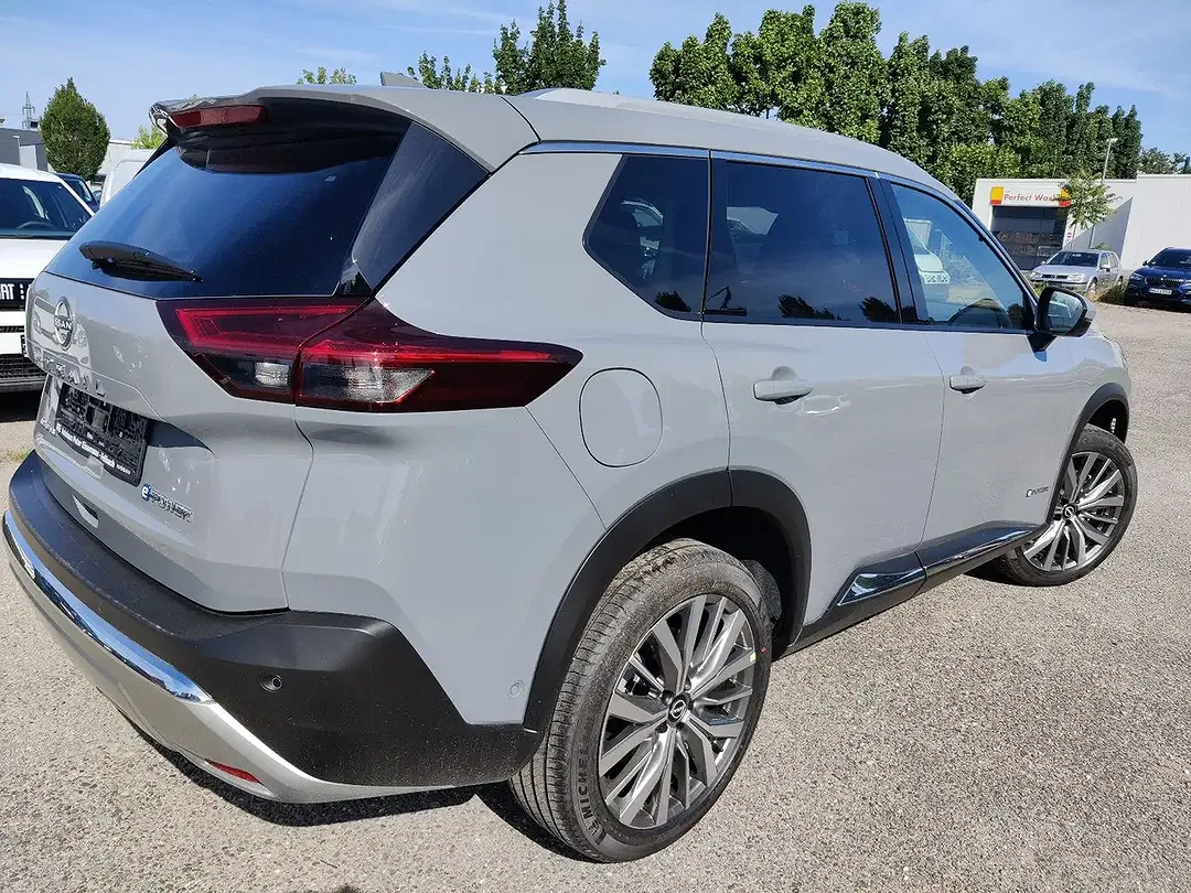 Nissan X-Trail - Thumbnail 2