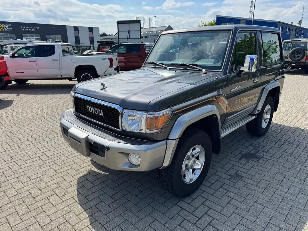 Toyota Land Cruiser