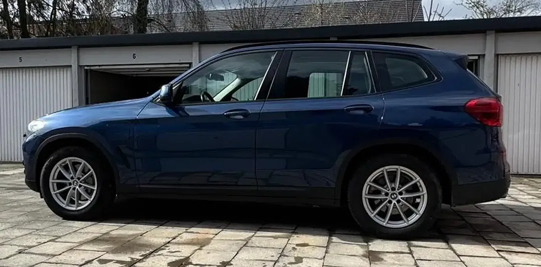 BMW X3 - Thumbnail 3
