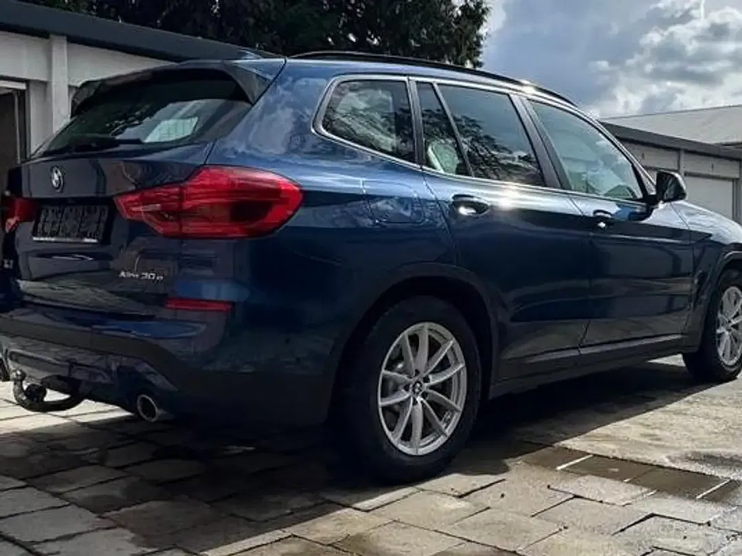 BMW X3 - Thumbnail 6