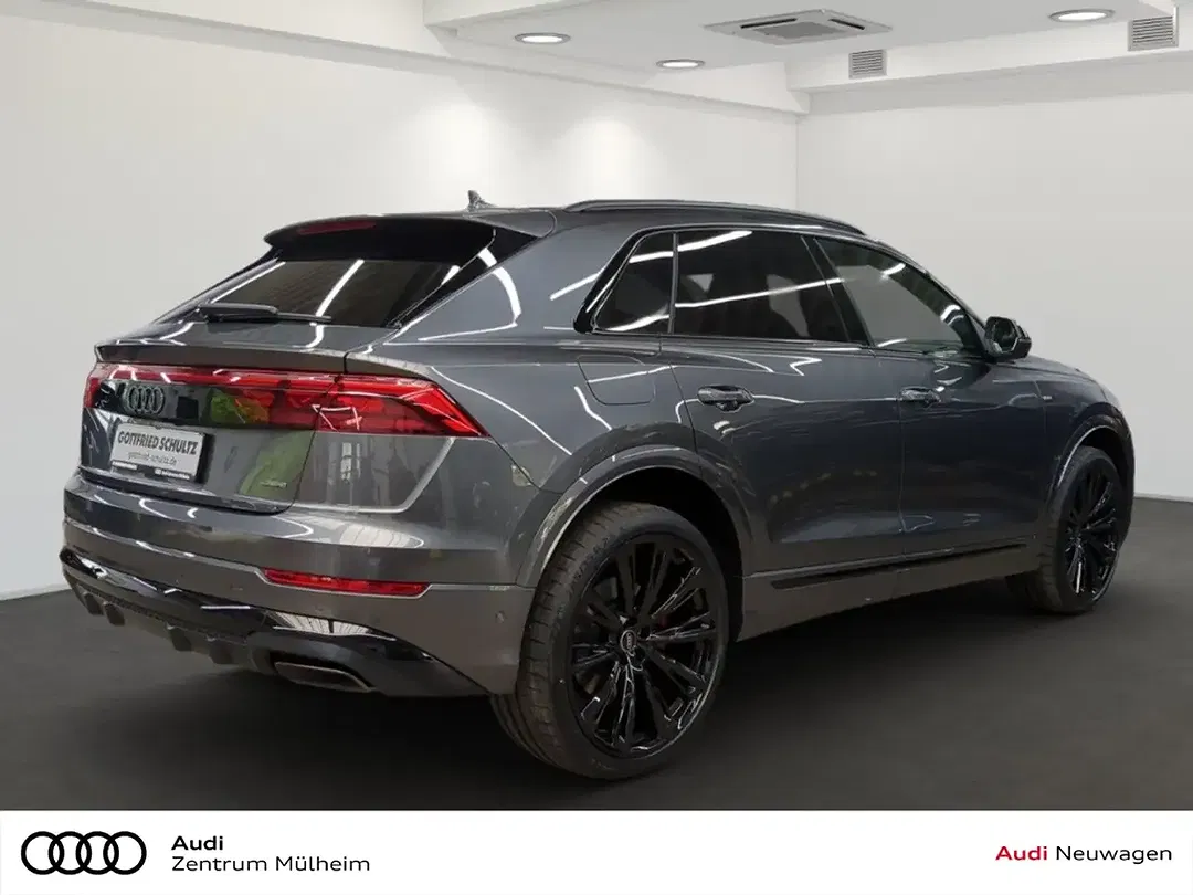 Audi Q8 - Thumbnail 3
