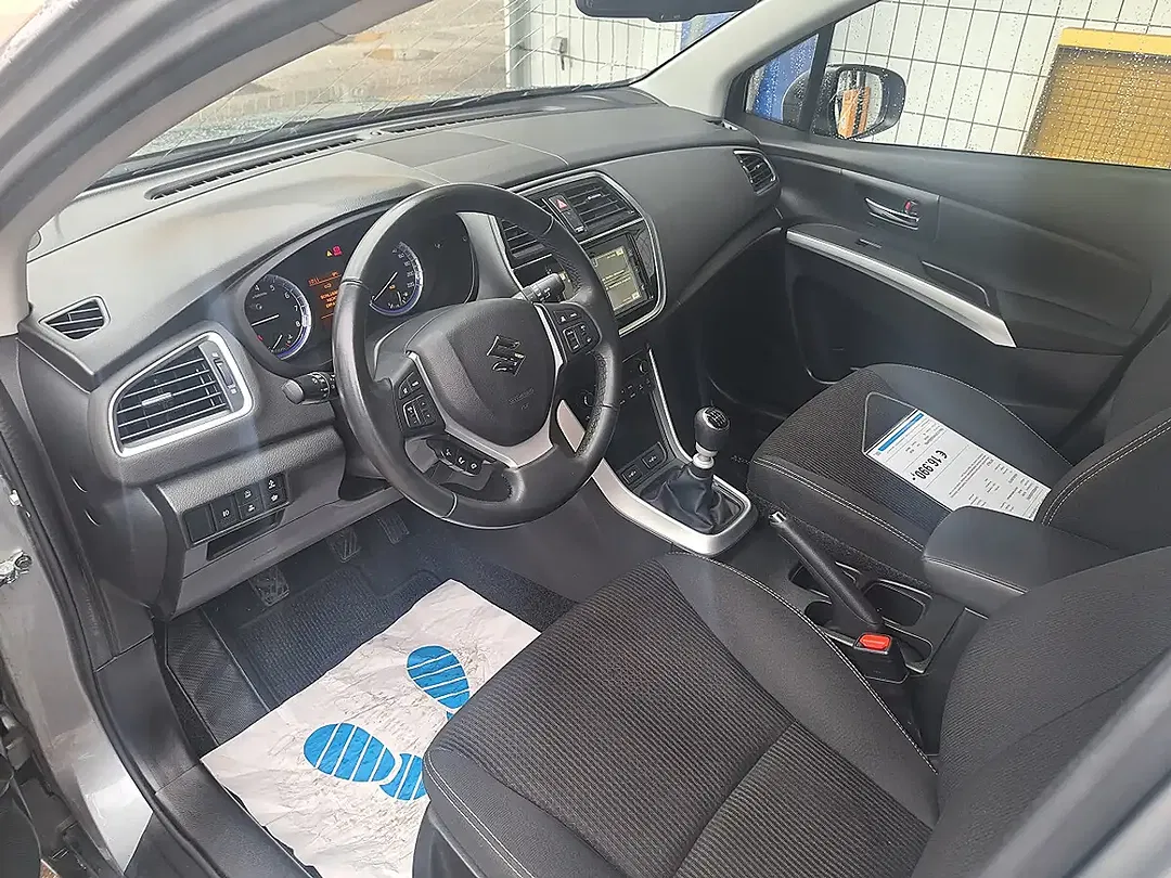 Suzuki SX4 S-Cross - Thumbnail 15