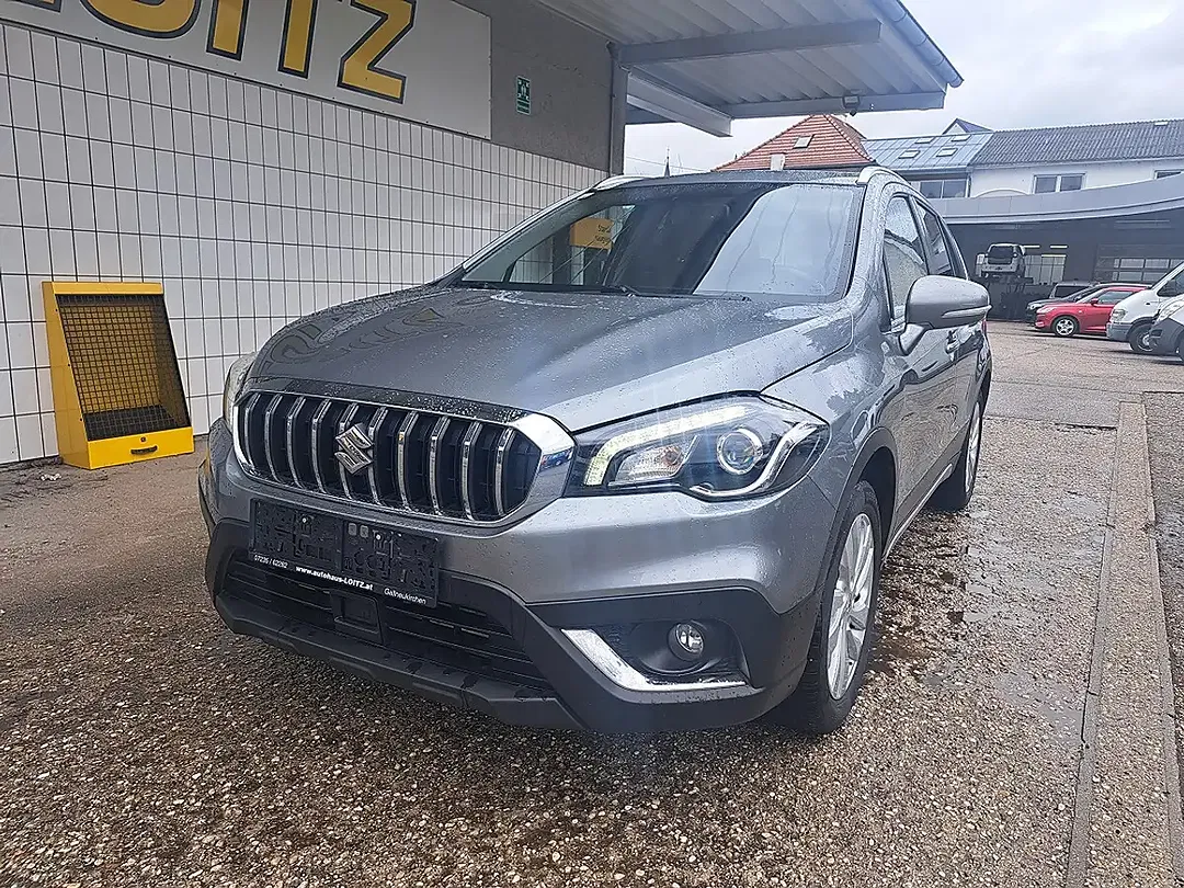 Suzuki SX4 S-Cross - Thumbnail 2