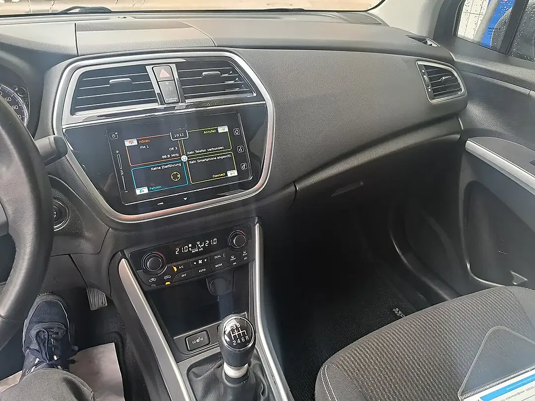 Suzuki SX4 S-Cross - Thumbnail 25