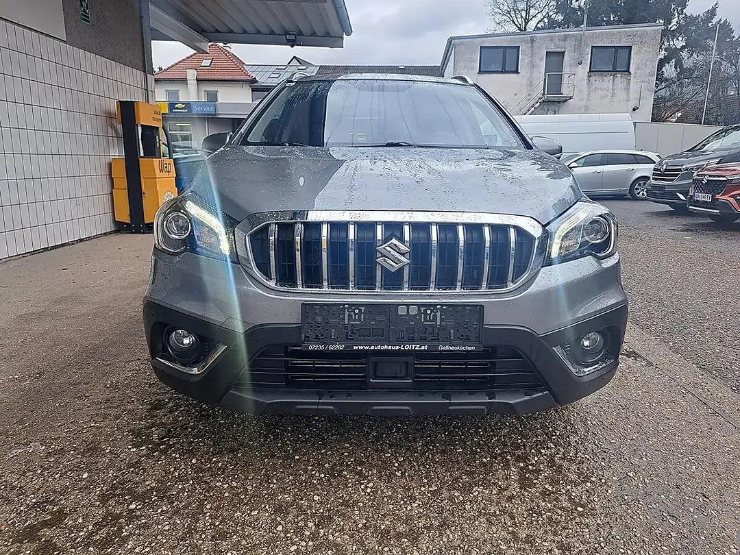 Suzuki SX4 S-Cross - Thumbnail 3