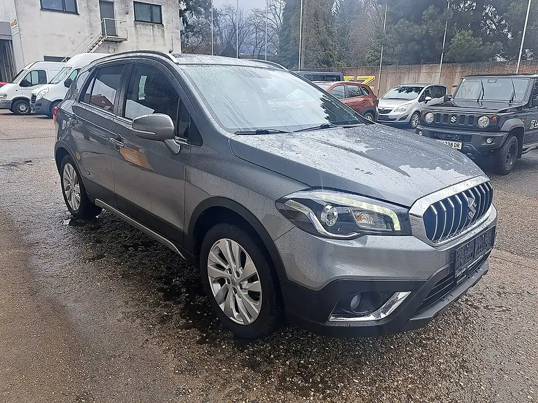 Suzuki SX4 S-Cross - Thumbnail 4