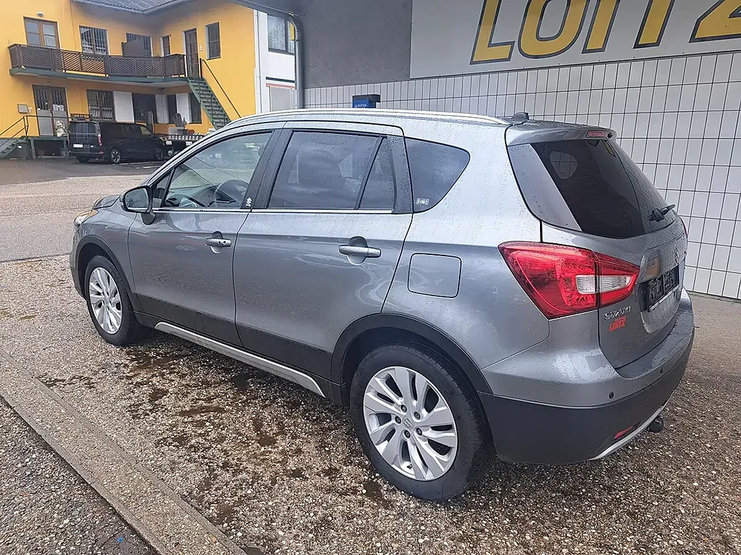 Suzuki SX4 S-Cross - Thumbnail 8