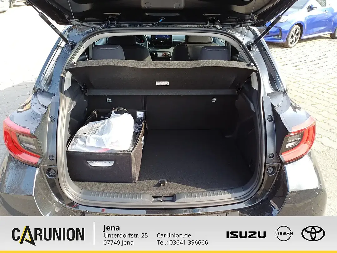 Toyota Yaris - Thumbnail 11