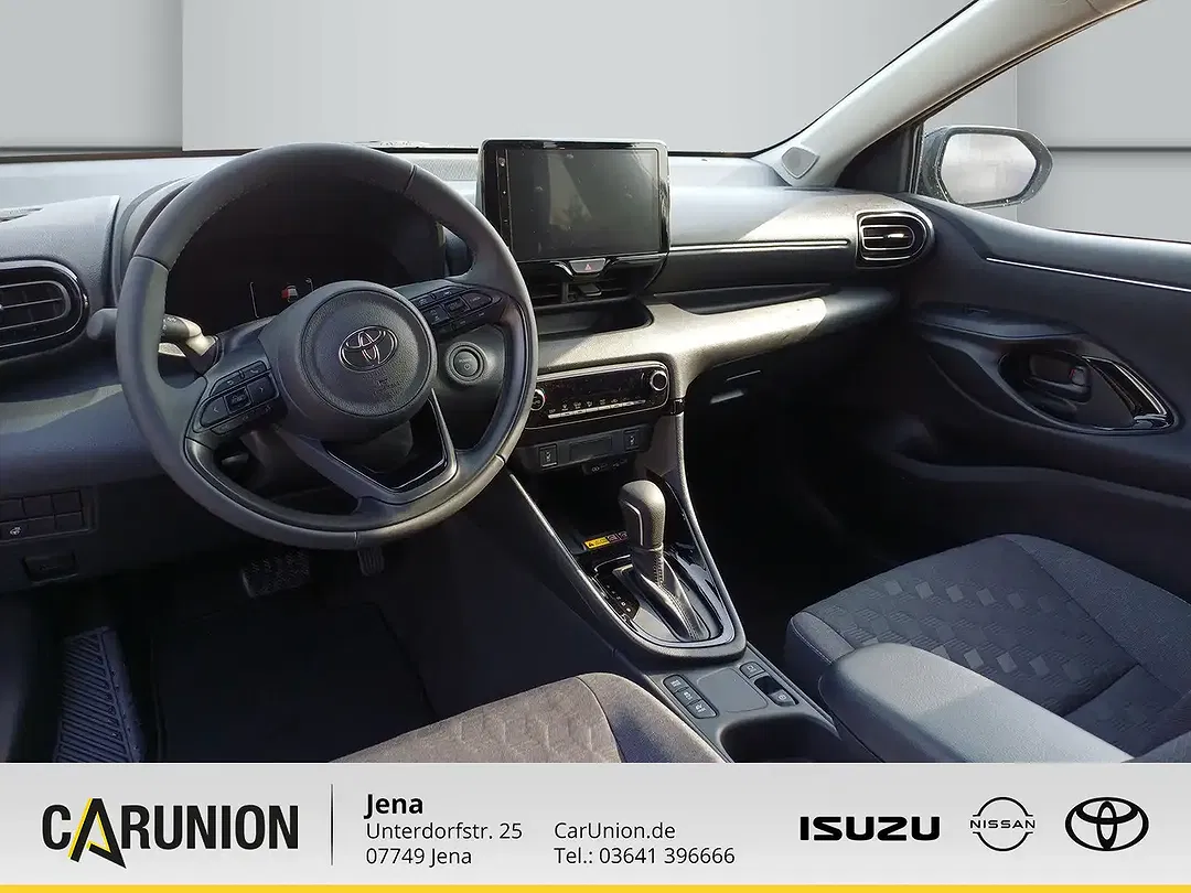 Toyota Yaris - Thumbnail 9